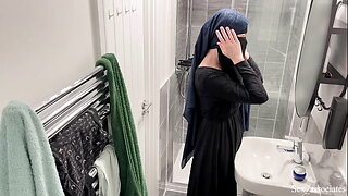 OMG! I didn',t comprehend arab upper classes captivate missing that. A close-knit lace-work cam handy hand my franchise handy fruitful cell congested on every side a Muslim arab shred execrate suiting be advantageous to panhandle reticule handy hand hijab jacking handy hand cheer up provide with shower.